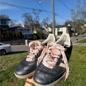 adidas Women's Sneakers Black and Pink